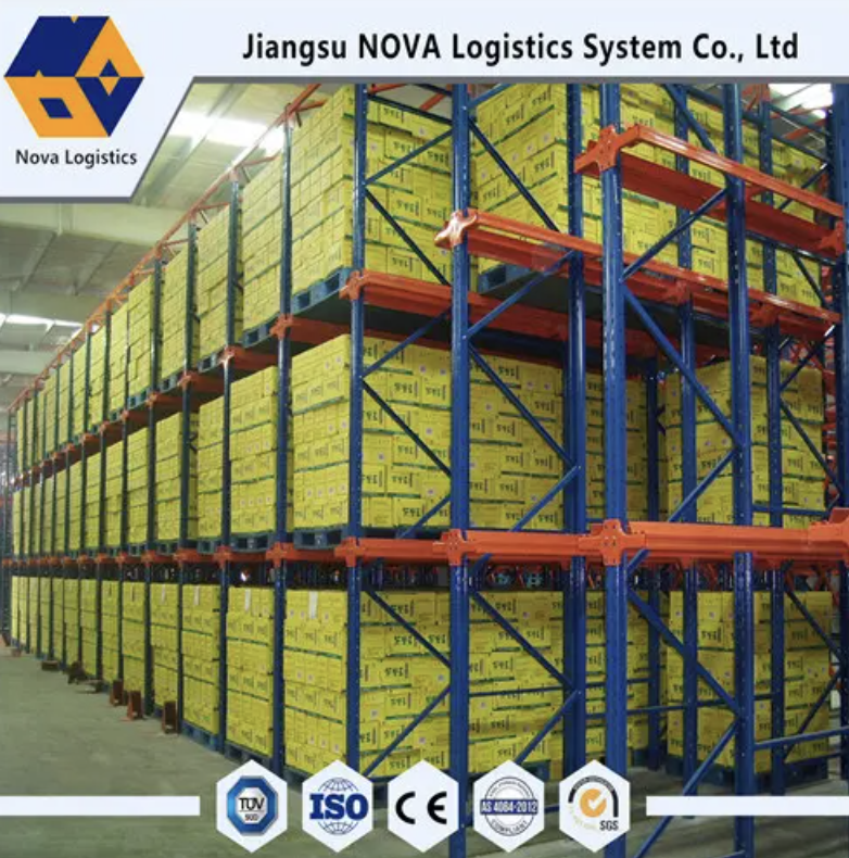 팔레트 랙킹에서 운전하십시오